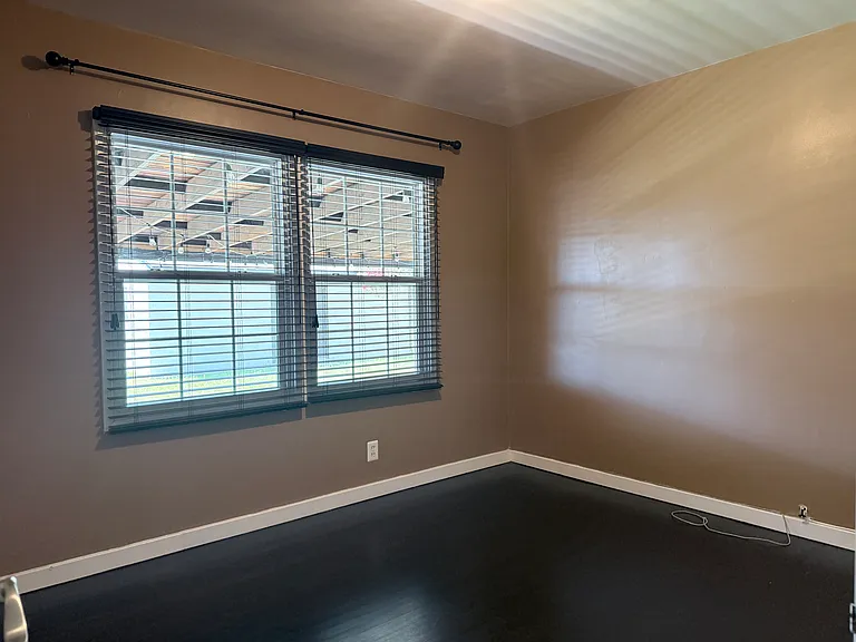 527 N San Antonio Ave — Photo 9