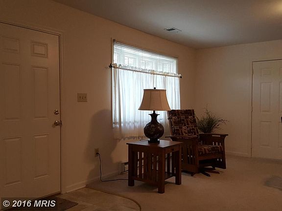 4th image of 1059 Matthew Ct