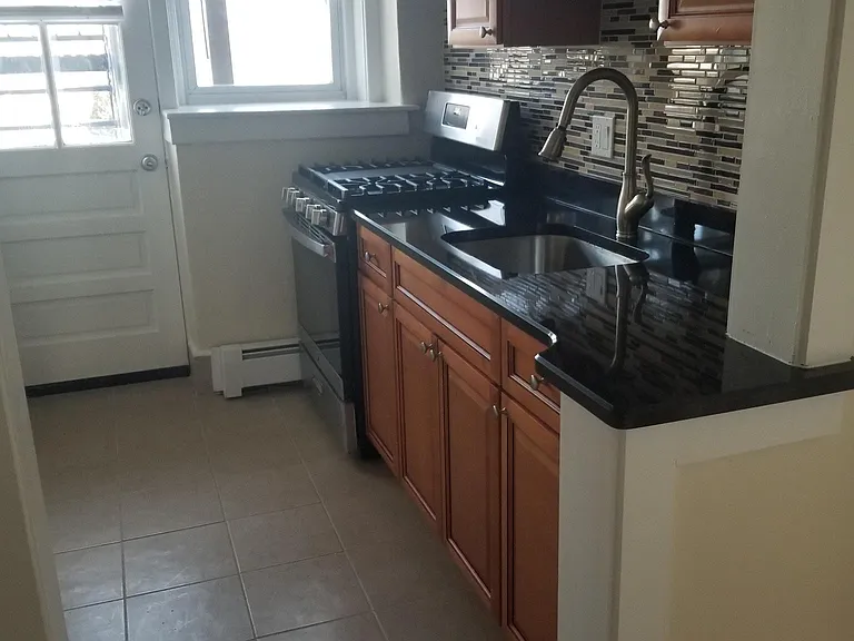 503 West Ave #2-2R — Photo 5
