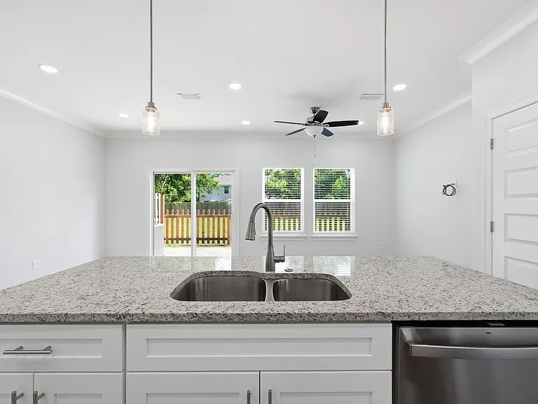 699 Woodlawn Ave NW — Photo 13