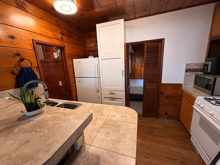 814 1/2 Liverpool Ct — Photo 11