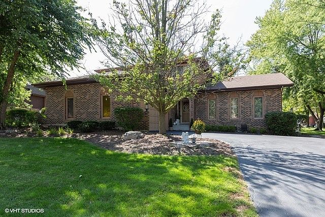 1st image of 782 Leslie Ln
