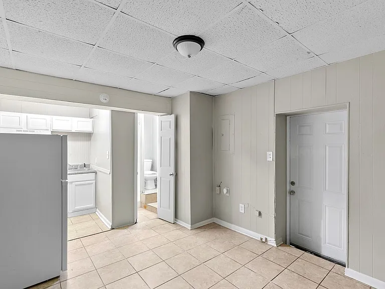 McCormic II Apartments — Photo 17
