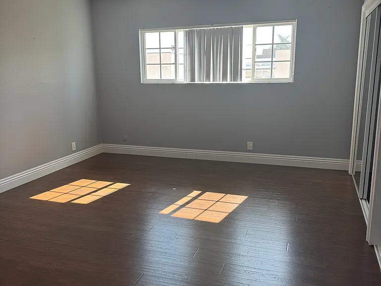 916 S Sherbourne Dr #205 — Photo 17