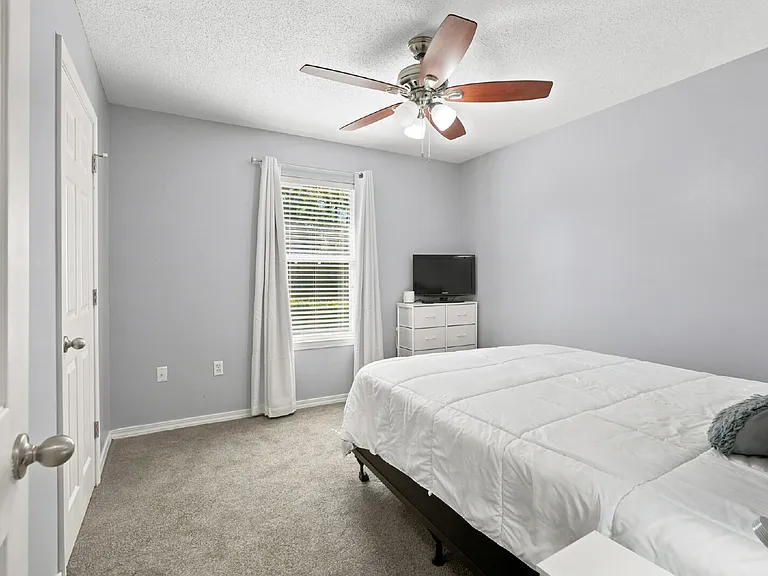 4761 Connor Dr — Photo 17