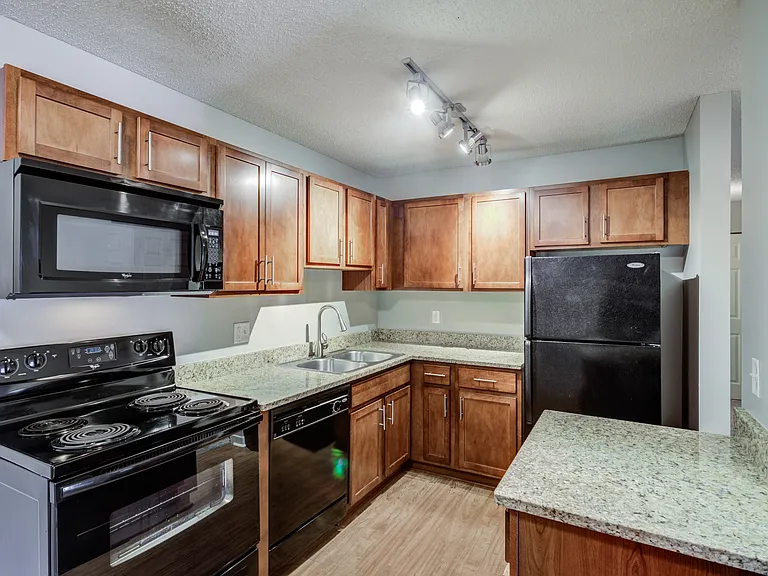 Park Glen Apartments — Photo 16