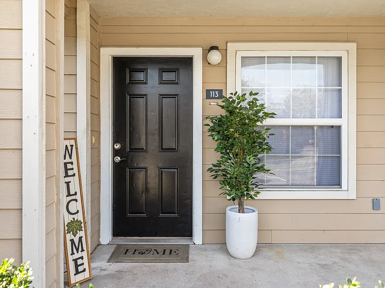 Sunset Pointe Apartments — Photo 34