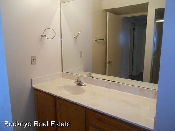 3rd image of 133 E Lane Ave APT 1D