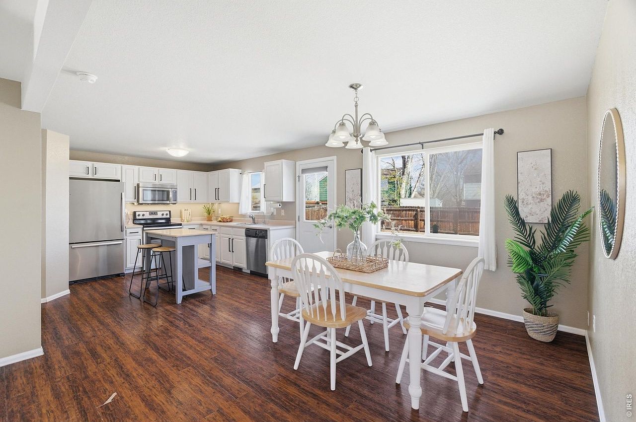 2110 Astoria Ln - Photo 5
