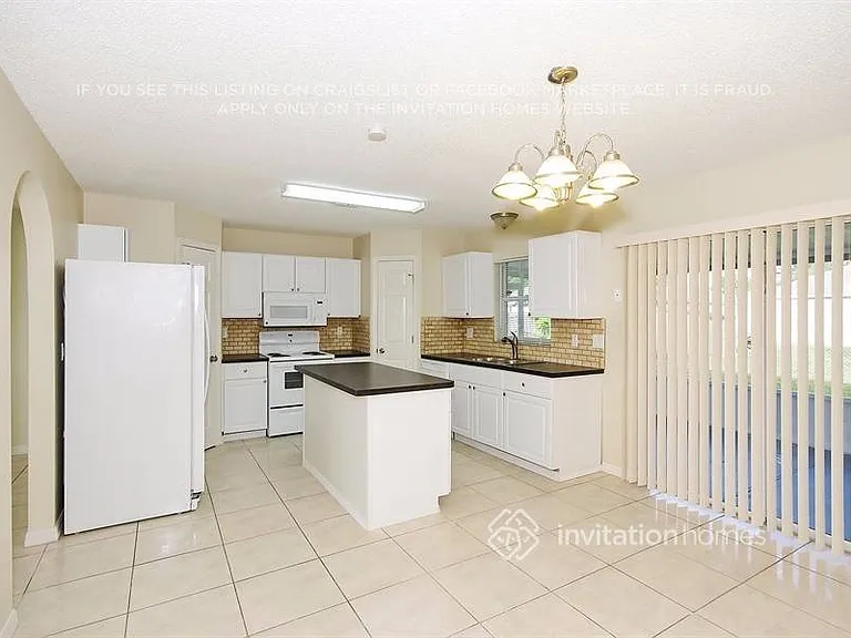 921 Nancy Ct — Photo 11