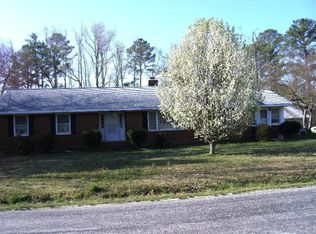 9382 Line Fence Rd, Hayes, VA 23072