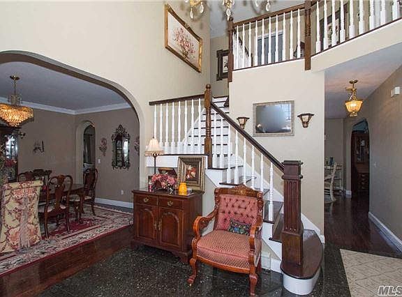 2nd image of 39 Fairwater Ave