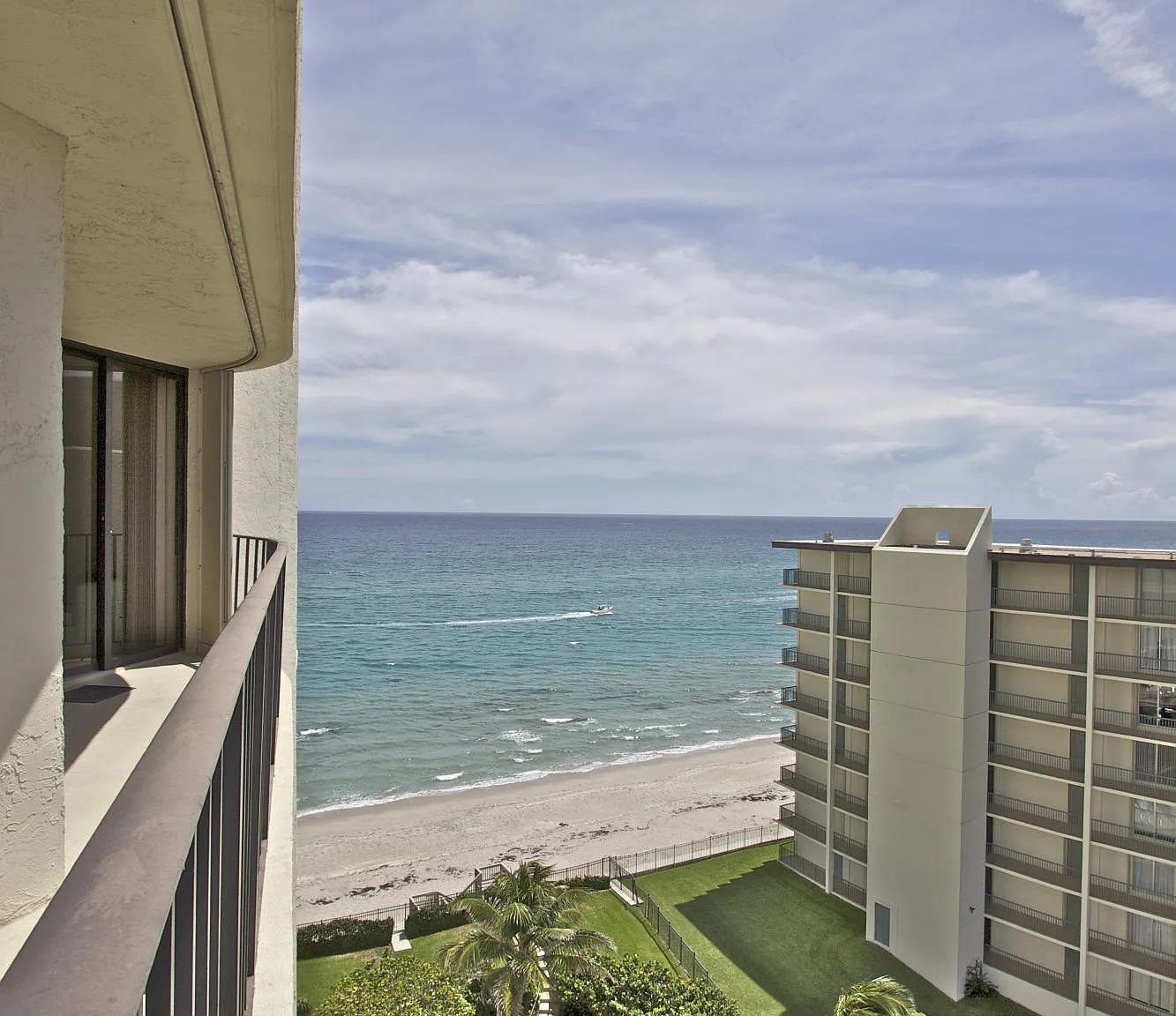 2 bed, 2.0 bath, 1457 sqft, $6,000 — Photo 3