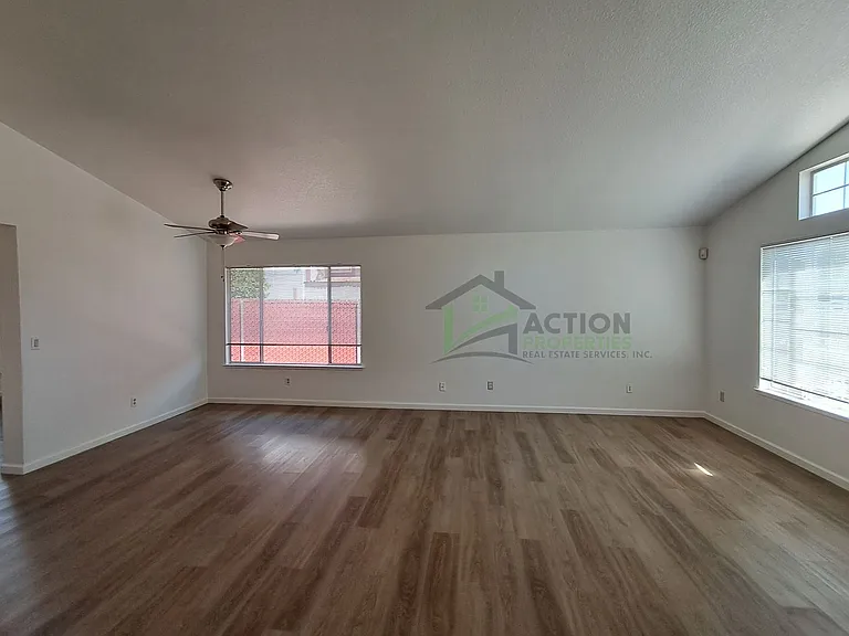 3835 Hunters Glen Pl — Photo 14