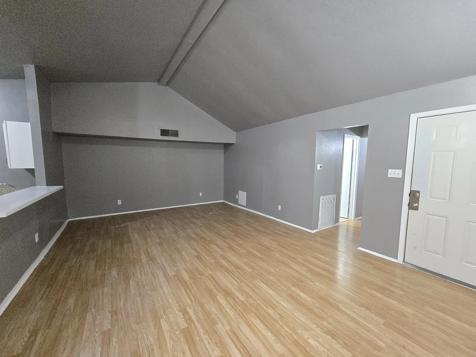 2 bed, 1259 sqft, $1,450 — Photo 3