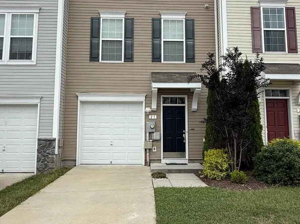 23 Landis Ct, Falling Waters, WV 25419