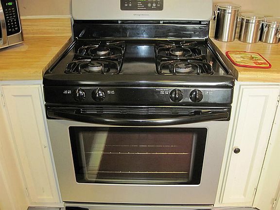 Gas Stove Replaced in 2009!