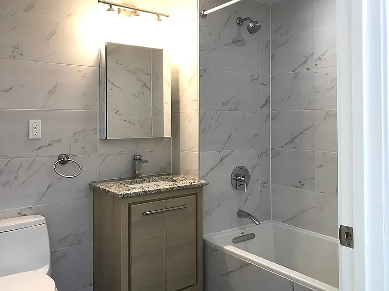 869 57th St #203 — Photo 3
