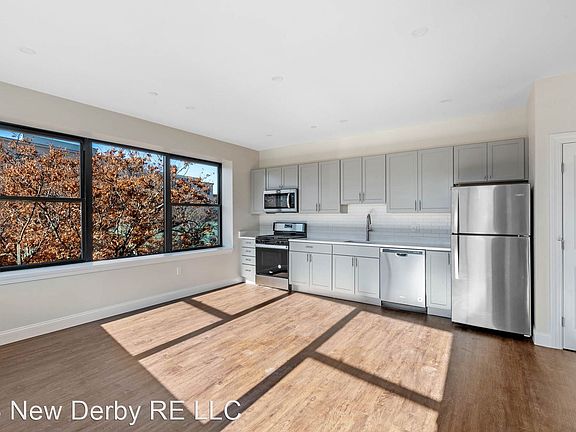 5th image of 14-22 New Derby St #205