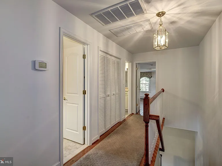 929 Woburn Ct — Photo 14