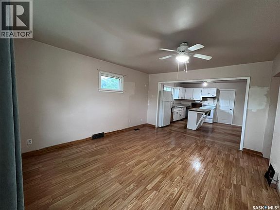 3rd image of 230 2nd Ave E