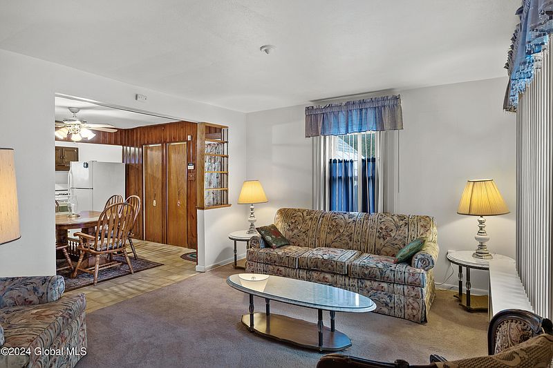 3rd image of 37 Dott Avenue