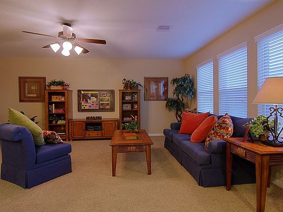 4th image of 5427 Espuela Ln