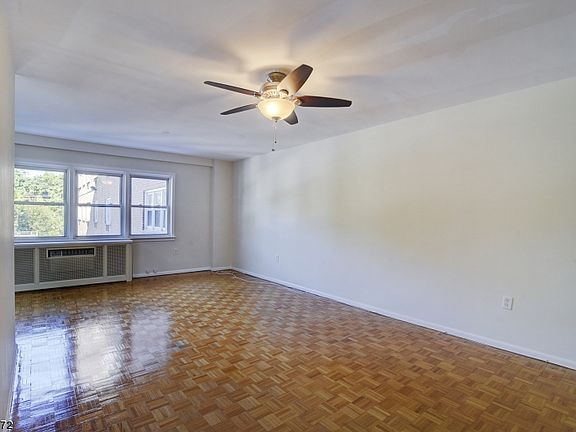 4th image of 465 Valley St #73