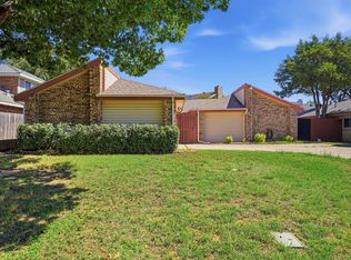 2405 Amber Hill Ln, Euless, TX 76039