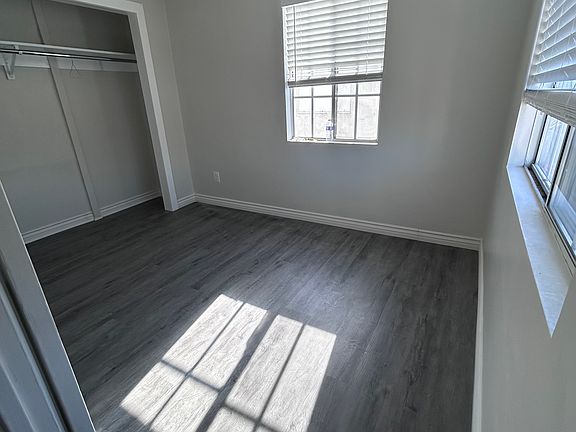 3rd image of 4452 Verona St