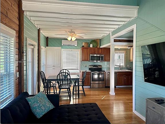 4th image of 813 Hawksbill Ln