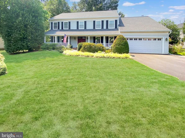 15471 Meherrin Dr, Centreville, VA 20120