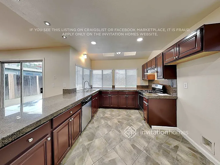23270 Elfin Pl — Photo 7