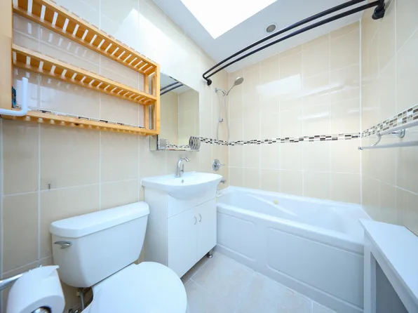 271 Bay 19th Street image 17 of 24