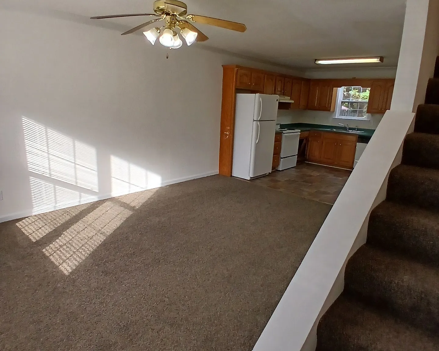 2 bed, 1.5 bath, 1100 sqft, $1,100 — Photo 2