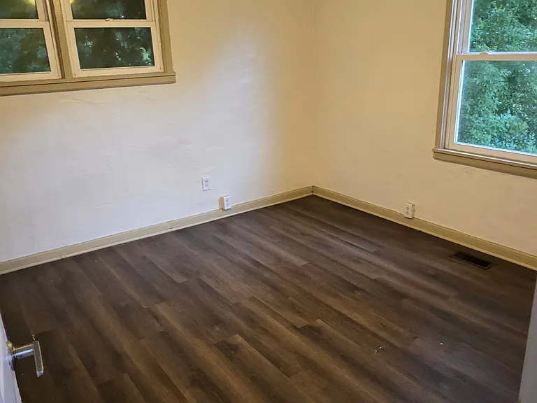 346 Blackburn Ave — Photo 19