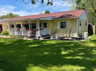 204 Poplar Dr, Hurricane, WV 25526