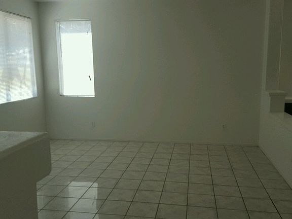 3rd image of 4826 Willow Glen Dr