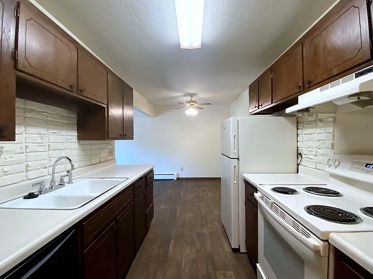 Southgate Apartments — Photo 98