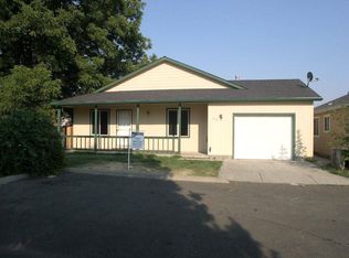 1958 SW Betty Ln, Grants Pass, OR 97526