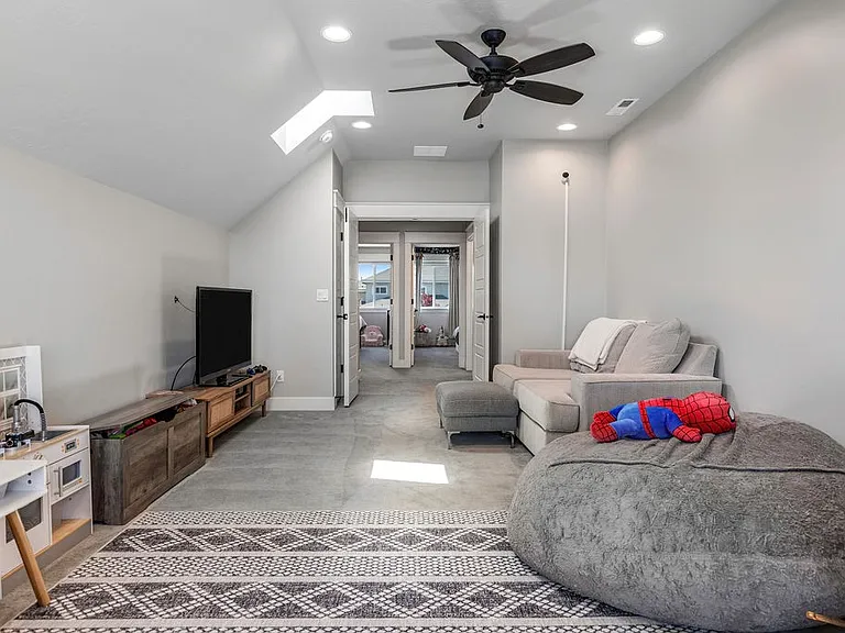 3419 E Rincon St — Photo 48