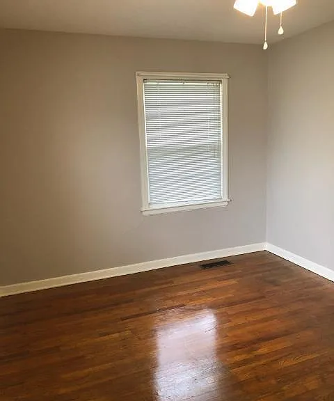 2702 W Maple St — Photo 11