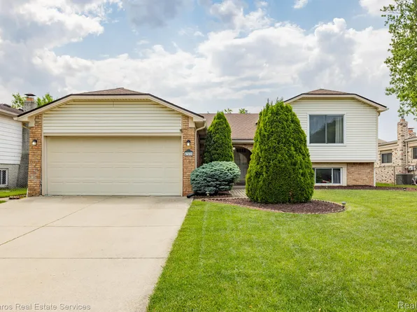 47425 Barbara Rd, Macomb, MI 48044