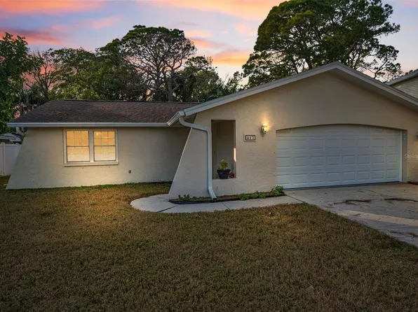 817 Riverside Dr, Tarpon Springs, FL 34689
