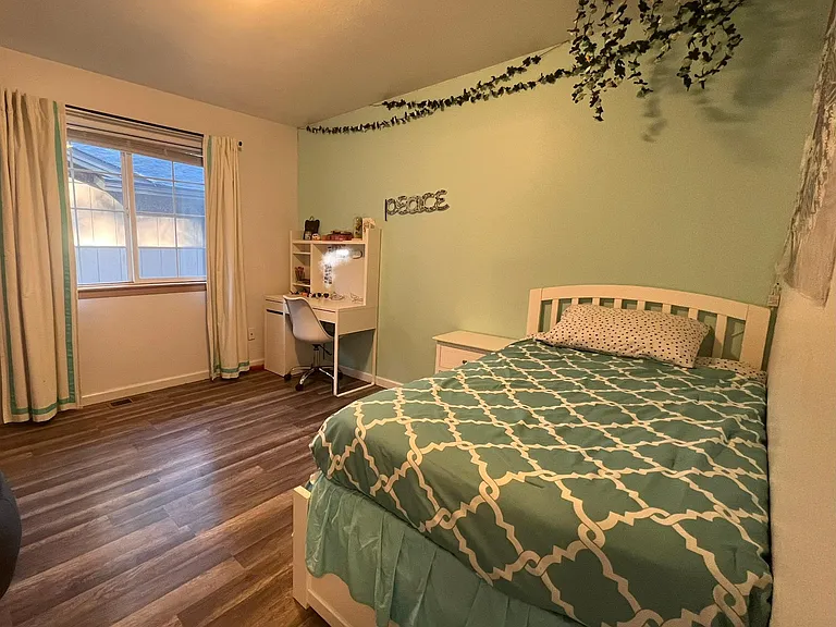 2576 Elwood Ave — Photo 13