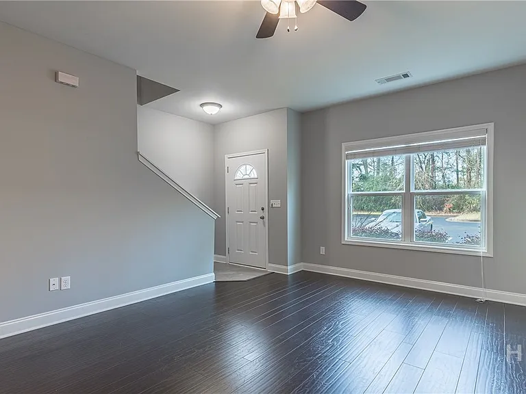 1280 Binghampton Cir — Photo 3