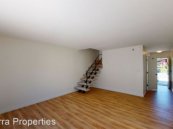 4th image of 1518 W Almond Ave #11390942