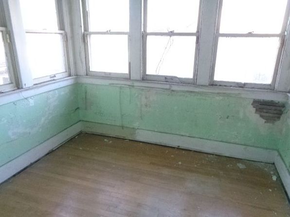 detroit-michigan-88436875 picture