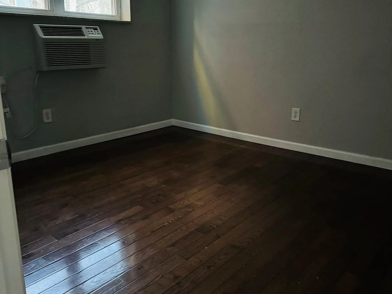 2116 Kemper Ln — Photo 3