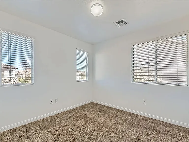 5849 Old English Ct — Photo 21